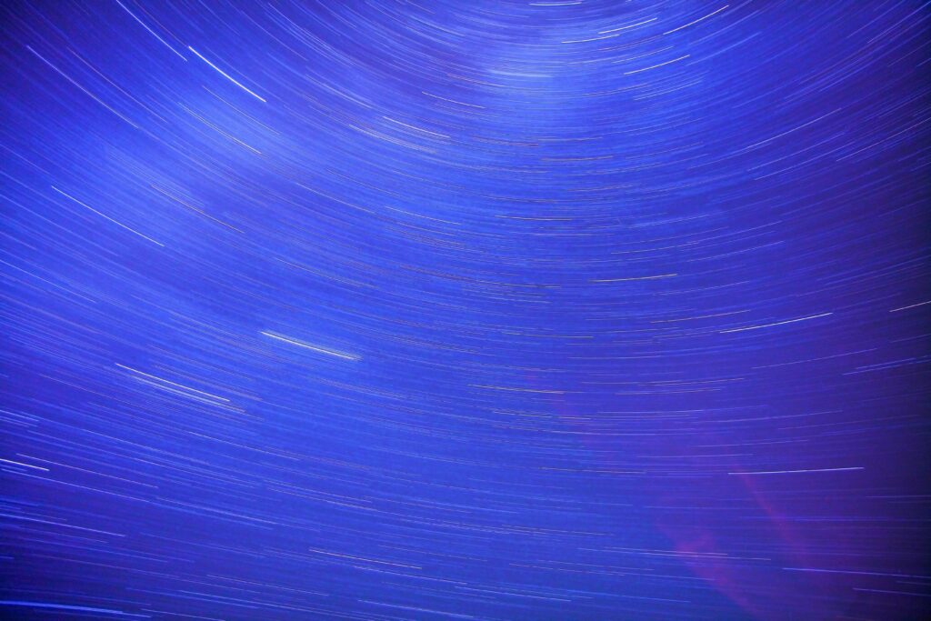 scheinender, technischer Hintergrund in Bewegung